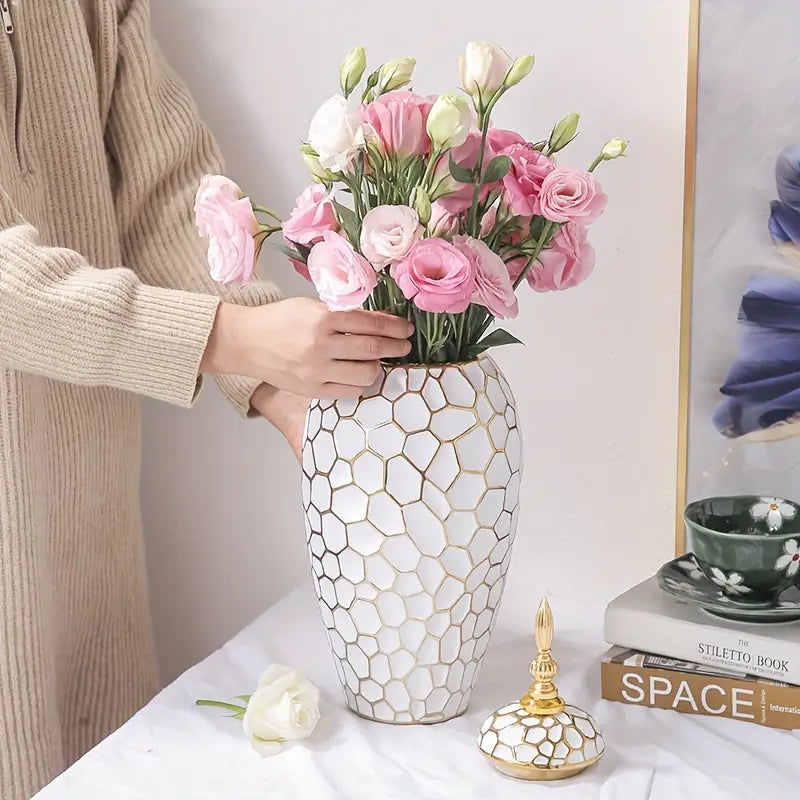 Vaso de Cerâmica Oval com Acabamento Metalizado, 3 Peças — Elegância para Sala, Mesa ou Entrada